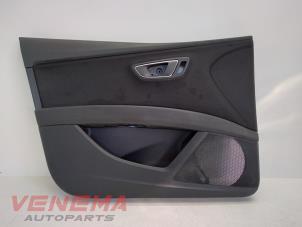 Używane Tapicerka drzwi lewych przednich wersja 4-drzwiowa Seat Leon (5FB) 1.2 TSI Ecomotive 16V Cena € 49,99 Procedura marży oferowane przez Venema Autoparts