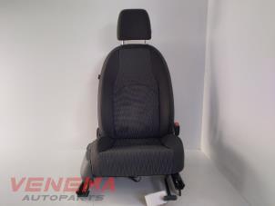 Usagé Siège avant droit Seat Leon (5FB) 1.2 TSI Ecomotive 16V Prix € 124,99 Règlement à la marge proposé par Venema Autoparts