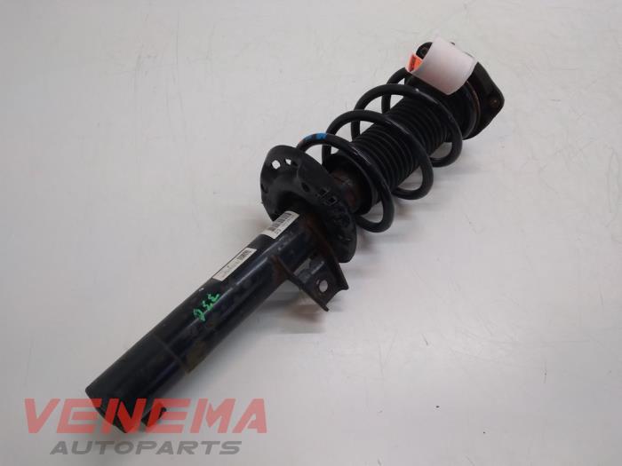 Front shock absorber rod, right from a Volkswagen Golf Plus (5M1/1KP) 1.6 TDI 16V 105 2012