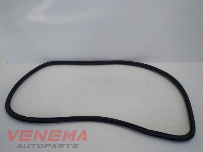 Front door seal 4-door, left Volvo V40 Cross Country 2.0 D2 16V - 31457615