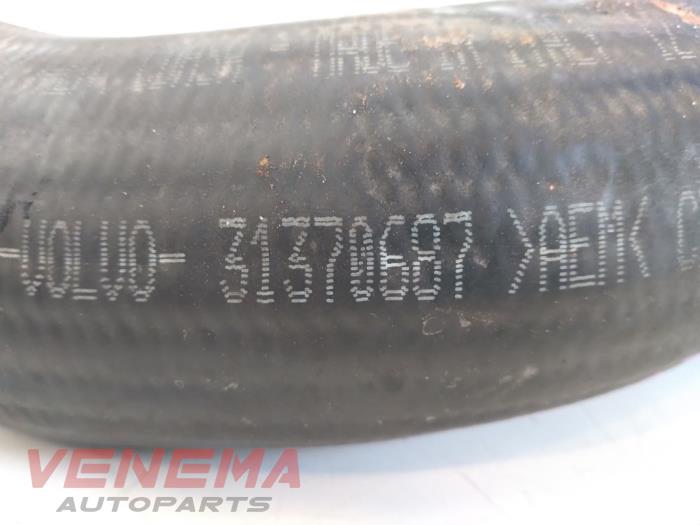 Intercooler hose Volvo V40 Cross Country 2.0 D2 16V - 31370687 D4204T8