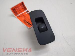 Used Electric window switch Volvo V40 Cross Country (MZ) 2.0 D2 16V Price € 9,99 Margin scheme offered by Venema Autoparts
