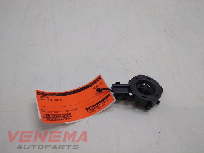 Begagnade Diskanthögtalare Volvo V40 Cross Country (MZ) 2.0 D2 16V Pris € 9,99 Marginaltabell erbjuds av Venema Autoparts