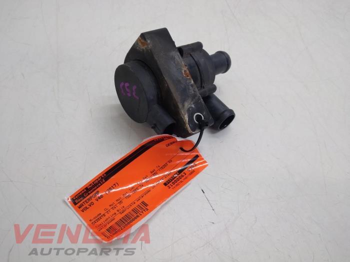 Gebrauchte Wasserpumpe Volvo V40 Cross Country (MZ) 2.0 D2 16V Preis € 79,99 Margenregelung angeboten von Venema Autoparts