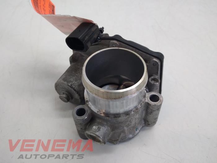 Usagé Boitier papillon Ford Focus 3 1.0 Ti-VCT EcoBoost 12V 100 Prix € 14,99 Règlement à la marge proposé par Venema Autoparts