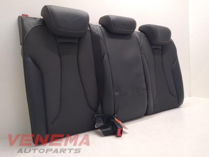 Respaldo asiento trasero de un Audi A3 Sportback (8VA/8VF) 2.0 TDI 16V Quattro 2015