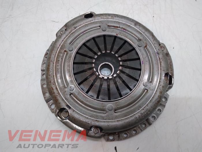 Clutch kit (complete) from a Volkswagen Polo V (6R) 1.2 12V BlueMotion Technology 2013