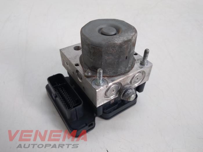 Używane Pompa ABS Opel Adam 1.0 SIDI Turbo Cena € 74,99 Procedura marży oferowane przez Venema Autoparts