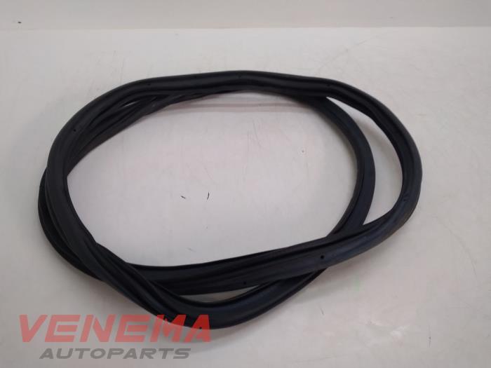 Rear door seal 4-door, left Opel Corsa E 1.2 16V - 13189021