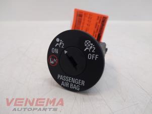 Used Airbag switch Opel Corsa E 1.2 16V Price € 9,99 Margin scheme offered by Venema Autoparts
