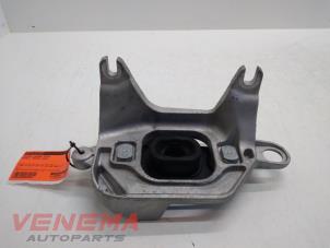 Used Gearbox mount Renault Kadjar (RFEH) 1.2 Energy TCE 130 Price € 24,99 Margin scheme offered by Venema Autoparts