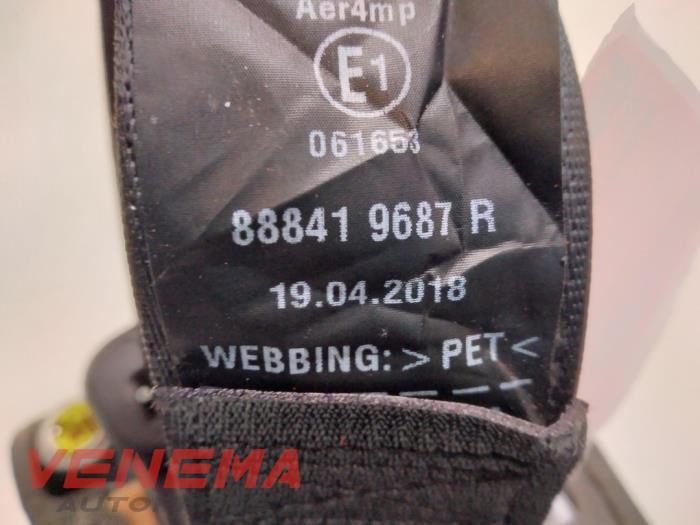 Rear seatbelt, left from a Renault Kadjar (RFEH) 1.2 Energy TCE 130 2018