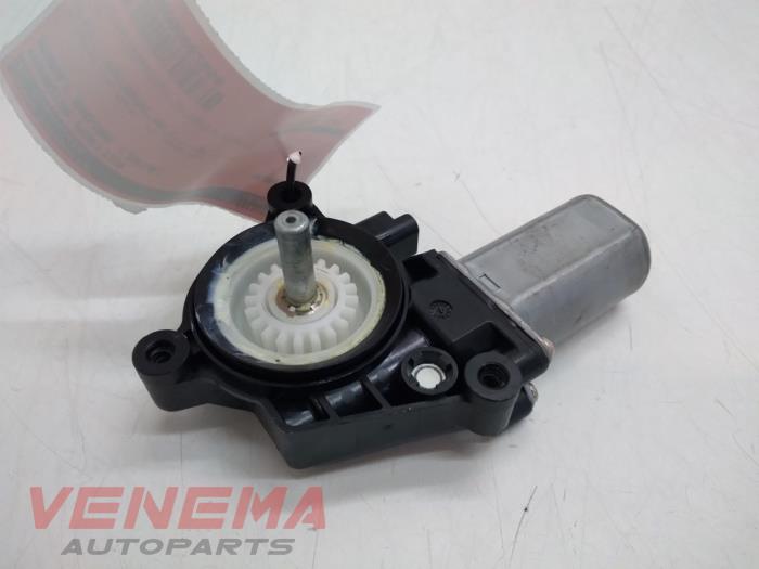 Usados Motor de ventanilla de puerta Renault Kadjar (RFEH) 1.2 Energy TCE 130 Precio € 29,99 Norma de margen ofrecido por Venema Autoparts