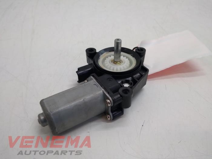Usados Motor de ventanilla de puerta Renault Kadjar (RFEH) 1.2 Energy TCE 130 Precio € 29,99 Norma de margen ofrecido por Venema Autoparts