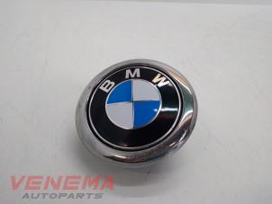 Używane Uchwyt tylnej klapy BMW 1 serie (F20) 116d 1.6 16V Efficient Dynamics Cena € 29,99 Procedura marży oferowane przez Venema Autoparts