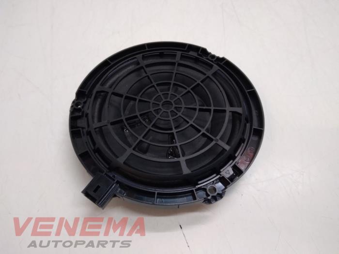 Używane Glosnik Peugeot 3008 II (M4/MC/MJ/MR) 1.2 12V e-THP PureTech 130 Cena € 14,99 Procedura marży oferowane przez Venema Autoparts