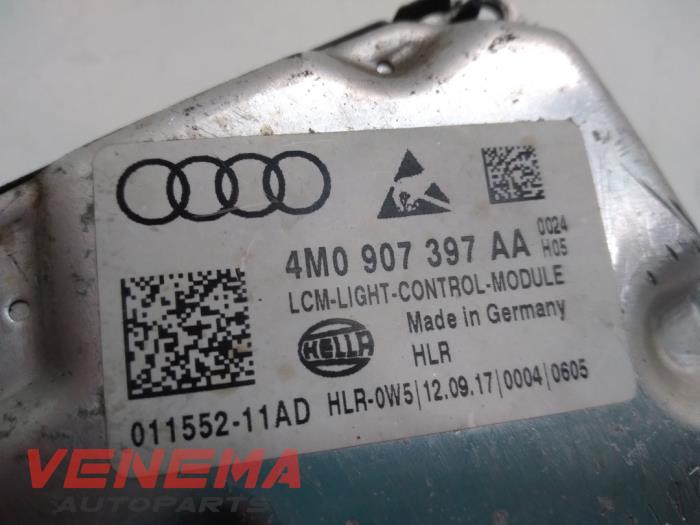 Modul ksenonowy z Audi A5 Sportback (F5A/F5F) 2.0 40 TFSI g-tron 16V 2018