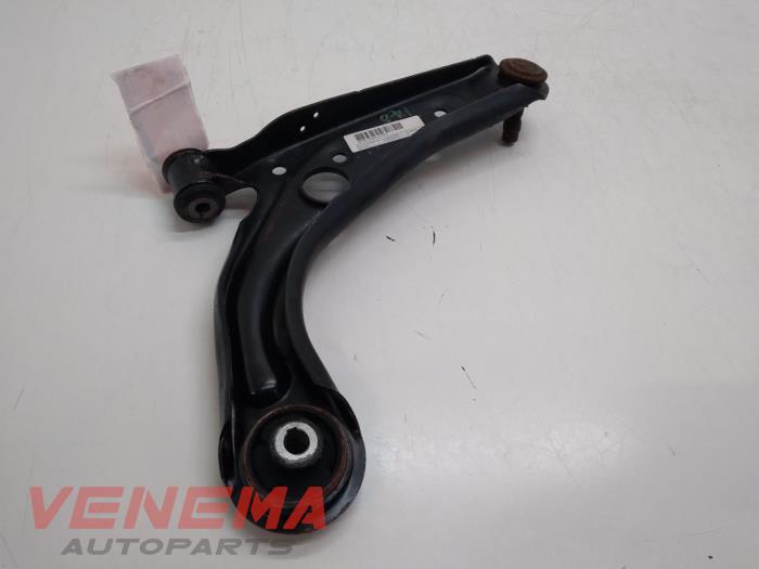 Front wishbone, left from a Fiat Panda (312) 1.2 69 2015