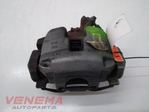 Used Front brake calliper, left Peugeot 5008 II (M4/MC/MJ/MR) 1.2 12V e-THP PureTech 130 Price € 49,99 Margin scheme offered by Venema Autoparts