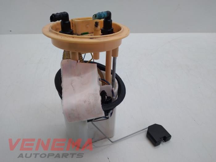 Usagé Pompe d'injection Volkswagen Passat Variant (365) 2.0 TDI 16V 140 Prix € 59,99 Règlement à la marge proposé par Venema Autoparts