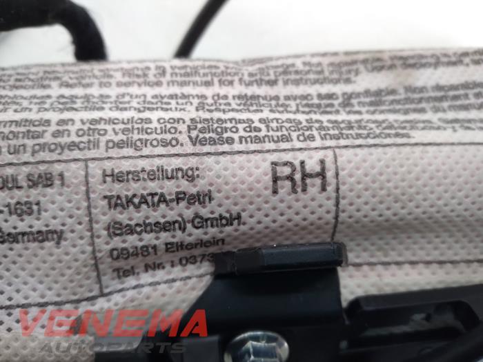 Seat airbag (seat) from a Volkswagen Passat Variant (365) 2.0 TDI 16V 140 2011