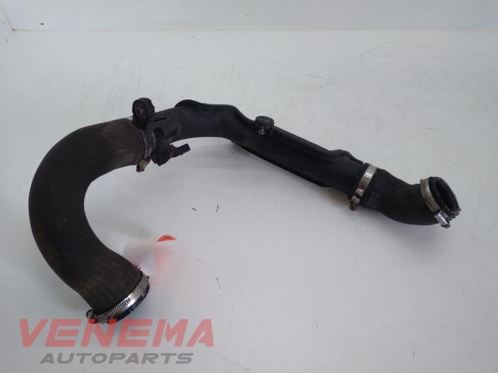 Usagé Tube intercooler Volkswagen Passat Variant (365) 2.0 TDI 16V 140 Prix € 49,99 Règlement à la marge proposé par Venema Autoparts