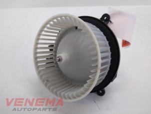 Usados Motor de ventilador de calefactor Seat Ibiza V (KJB) 1.0 TSI 12V Precio € 59,99 Norma de margen ofrecido por Venema Autoparts