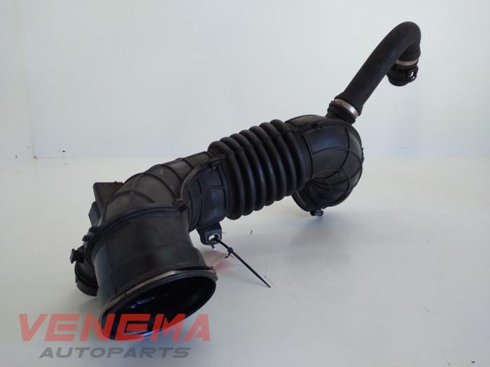 Air intake hose BMW 3 serie 320d 2.0 16V EfficientDynamicsEdition 586509