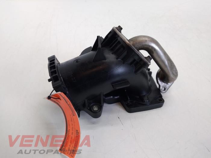 Intake manifold from a Mercedes-Benz Sprinter 3,5t (906.73) 316 CDI 16V 2011