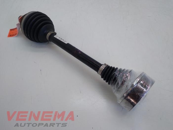 Front drive shaft, left from a Seat Leon (5FB) 1.4 TSI 16V 2016