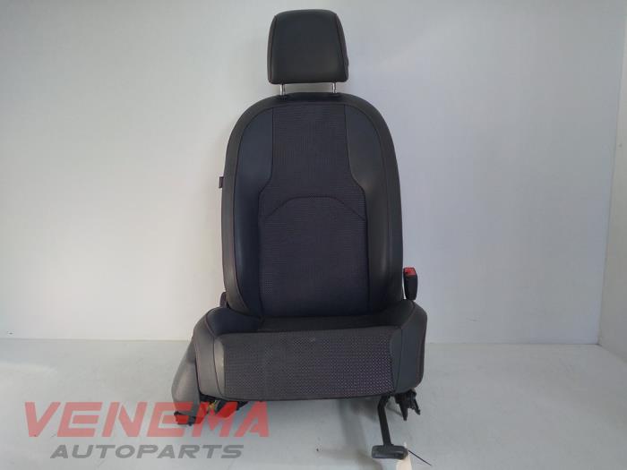 Siège droit d'un Seat Leon (5FB) 1.4 TSI 16V 2016