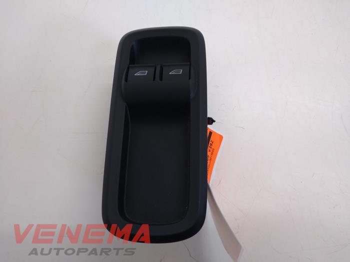 Usados Interruptor de ventanilla eléctrica Ford Fiesta 6 (JA8) 1.6 16V Sport Precio € 14,99 Norma de margen ofrecido por Venema Autoparts