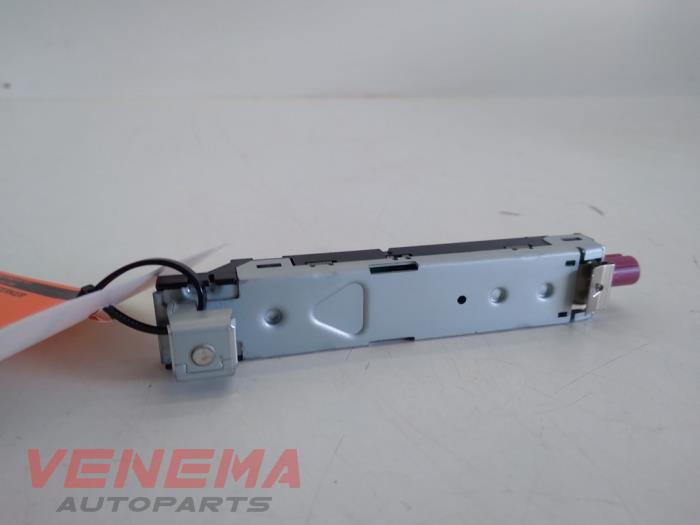 Antenna Amplifier from a Volkswagen Polo VI (AW1) 1.0 12V BlueMotion Technology 2019