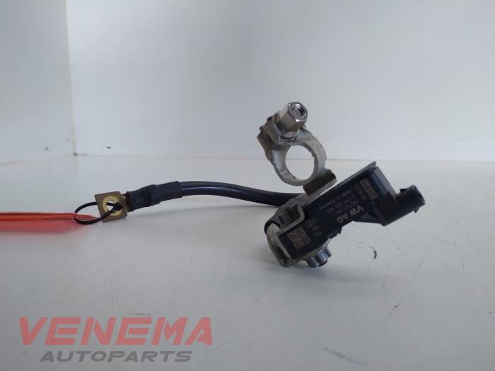 Battery sensor from a Volkswagen Polo VI (AW1) 1.0 12V BlueMotion Technology 2019