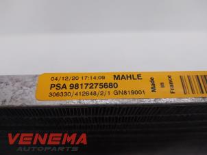 Klima Kondensor van een Peugeot 5008 II (M4/MC/MJ/MR) 1.2 12V e-THP PureTech 130 2021
