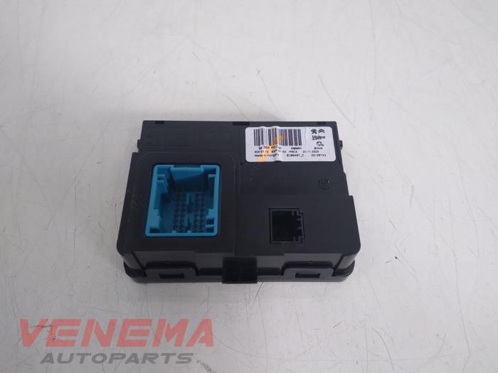 Używane Modul climatronic Peugeot 5008 II (M4/MC/MJ/MR) 1.2 12V e-THP PureTech 130 Cena € 49,99 Procedura marży oferowane przez Venema Autoparts