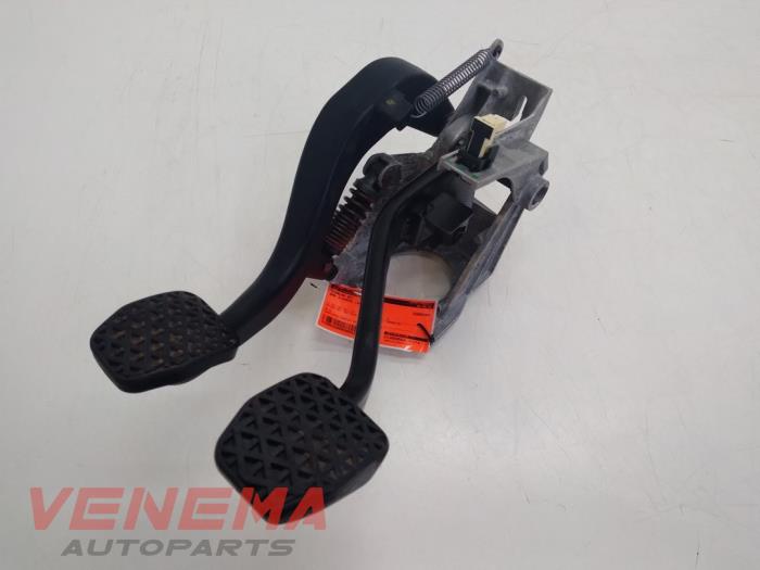 Gebrauchte Pedale Set BMW 1 serie (F20) 116d 1.6 16V Efficient Dynamics Preis € 44,99 Margenregelung angeboten von Venema Autoparts