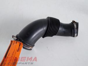 Used Air intake hose Mercedes Vito (447.6) 1.6 111 CDI 16V Price € 19,99 Margin scheme offered by Venema Autoparts