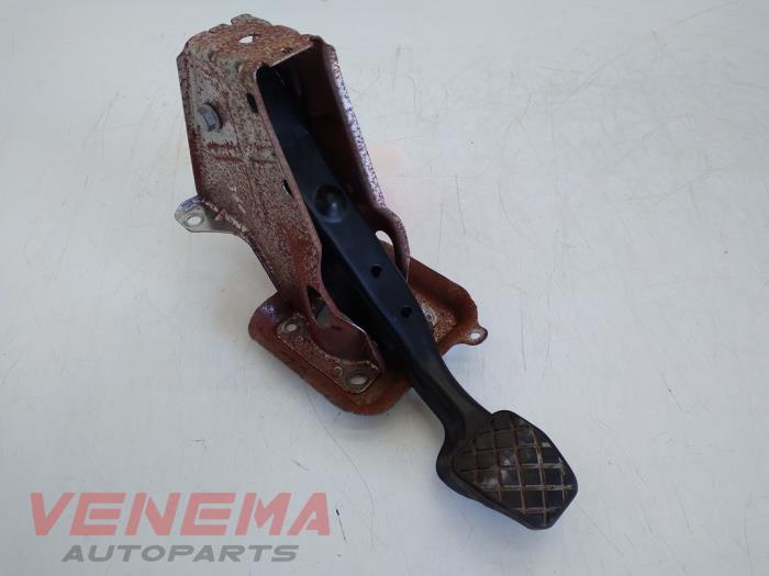 Brake pedal from a Volkswagen Caddy IV 2.0 TDI 75 2017