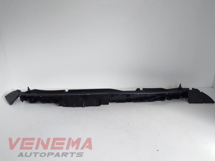 Używane Parawan Renault Kadjar (RFEH) 1.3 TCE 140 FAP 16V Cena € 49,99 Procedura marży oferowane przez Venema Autoparts