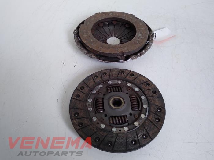 Clutch kit (complete) from a Volkswagen Caddy IV 2.0 TDI 75 2017