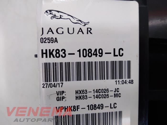 Compteur kilométrique KM d'un Jaguar F-Pace 3.0 D 24V AWD 2018
