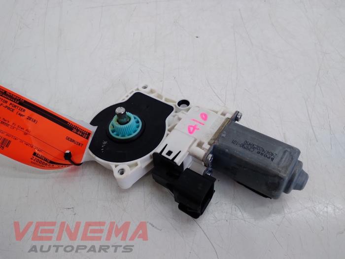 Usados Motor de ventanilla de puerta Jaguar F-Pace 3.0 D 24V AWD Precio € 39,99 Norma de margen ofrecido por Venema Autoparts