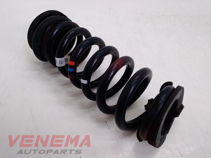 Rear coil spring from a Jaguar F-Pace 3.0 D 24V AWD 2018