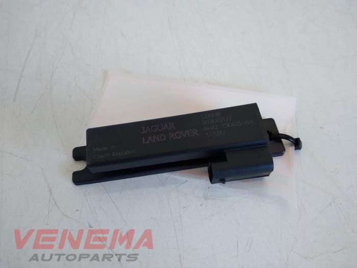 Używane Keyless Entry-Antena Jaguar F-Pace 3.0 D 24V AWD Cena € 14,99 Procedura marży oferowane przez Venema Autoparts