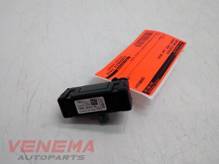 Używane Antena Bluetooth Jaguar F-Pace 3.0 D 24V AWD Cena € 14,99 Procedura marży oferowane przez Venema Autoparts