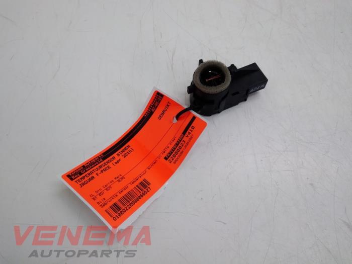 Begagnade Innetemperatursensor Jaguar F-Pace 3.0 D 24V AWD Pris € 14,99 Marginaltabell erbjuds av Venema Autoparts