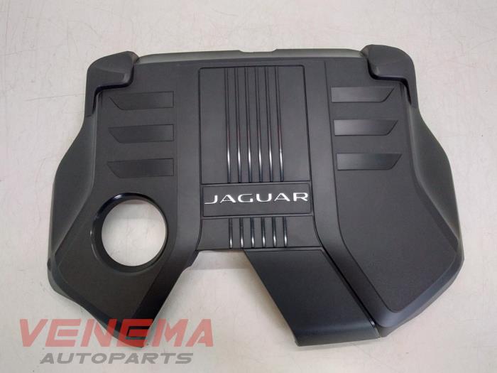 Engine cover from a Jaguar F-Pace 3.0 D 24V AWD 2018