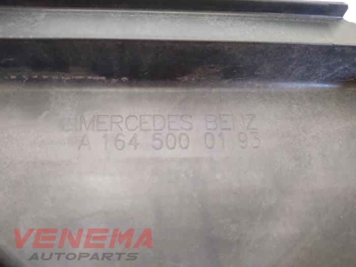 Aleta de refrigeración de un Mercedes-Benz ML II (164/4JG) 3.5 350 4-Matic V6 24V 2007