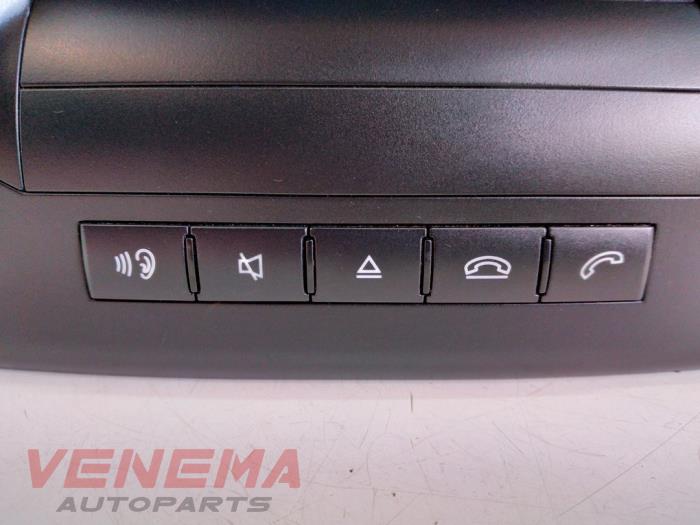 Unité de contrôle Multimedia d'un Mercedes-Benz ML II (164/4JG) 3.5 350 4-Matic V6 24V 2007